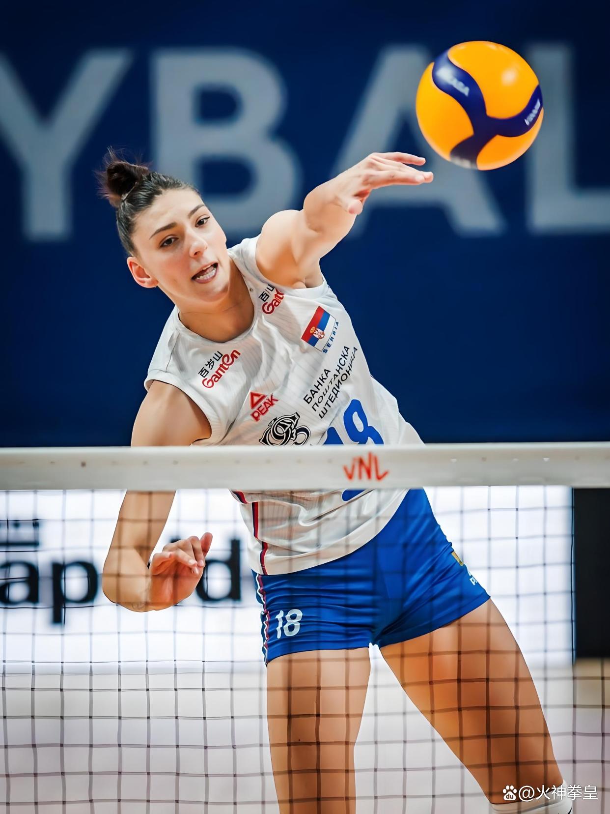 九游体育app-今晚塞维利亚备战全明星赛，队长鼓劲细节曝光，目标明确，阵容厚度经受考验的简单介绍